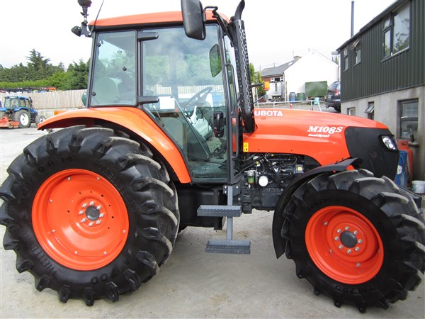 Kubota_M108S.jpg